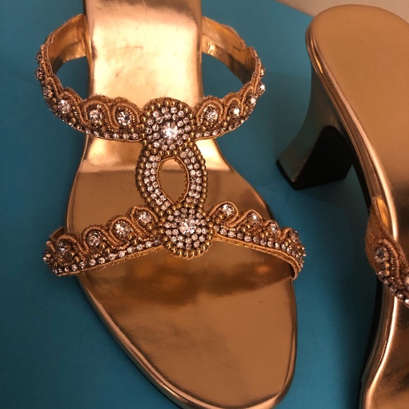 Gold sandals, Indian style - Picture 4 of 8